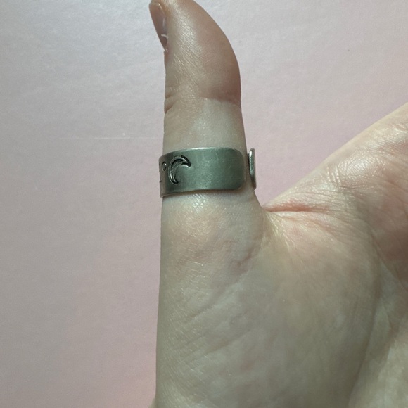 Silver Star Pattern Ring - Picture 2 of 3